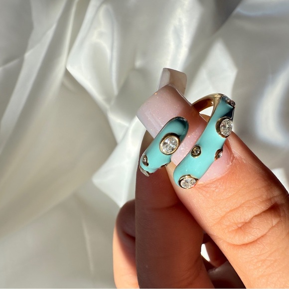 Serpenti diamonds Gold and Blue Women's Ring
Adjustable opening ring - Picture 9 of 10